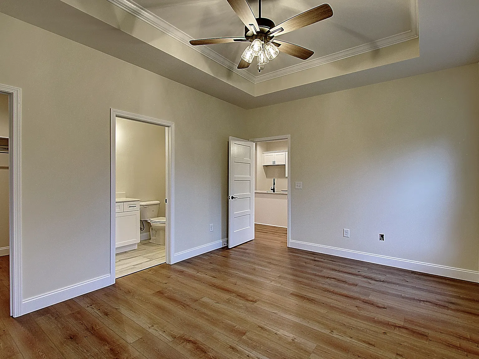 3 bed, 1282 sqft, $2,400 — Photo 4
