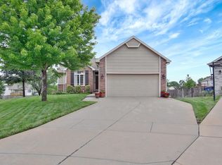 1712 N Amber Ridge Pl, Derby, KS 67037