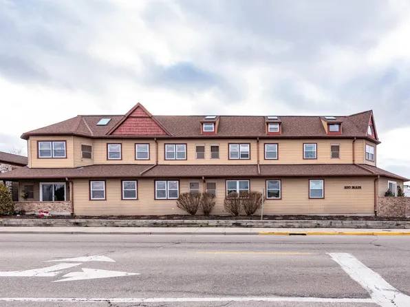 100 Main STREET #103, Pewaukee, WI 53072