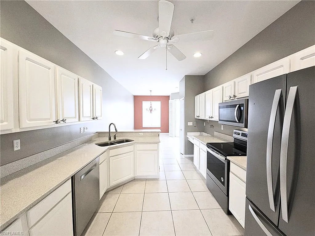 3 bed, 2.0 bath, 1845 sqft, $3,000 — Photo 2