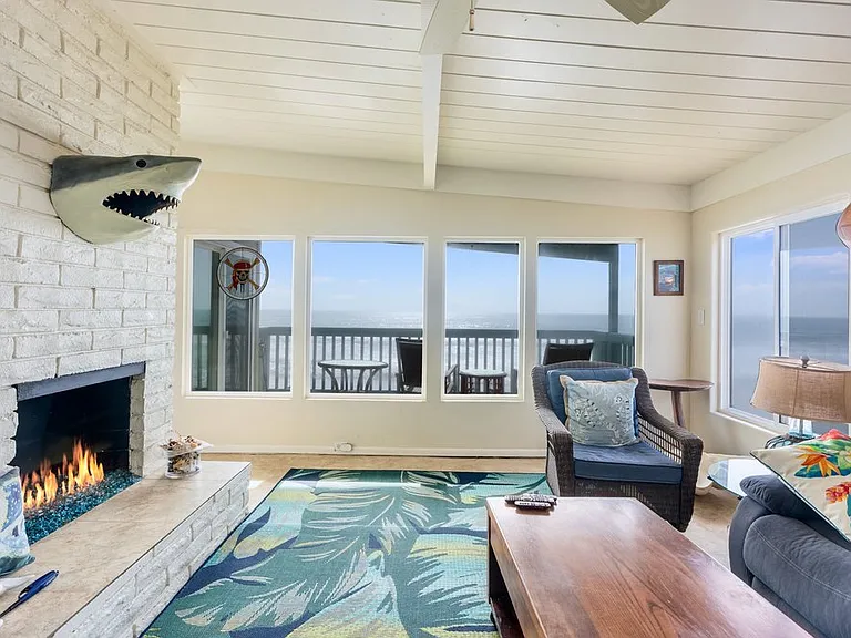 1630 Seacoast Dr #D — Photo 4