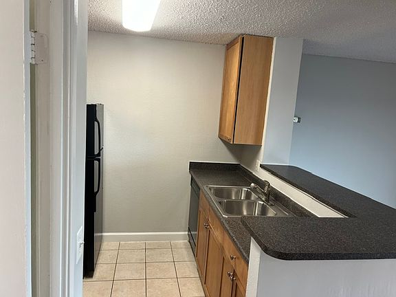 4th image of 75 S Reynolds St APT 404
