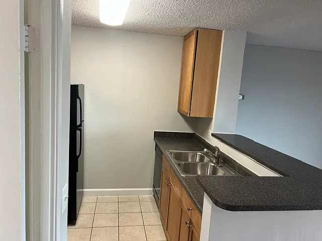 75 S Reynolds St #404 — Photo 4