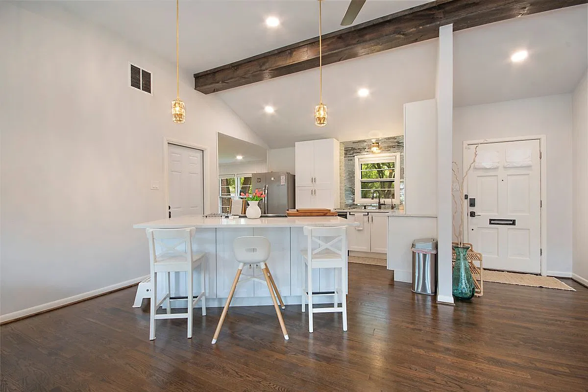 3 bed, 2.0 bath, 1582 sqft, $2,450 — Photo 3