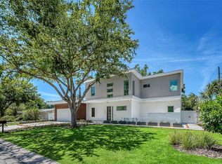 2010 Hyde Park Cir, Sarasota, FL 34239