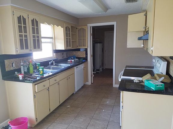 2nd image of 1662 Anne Dr