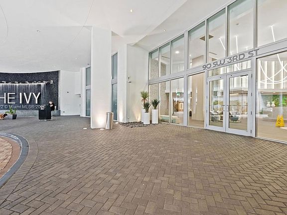 2nd image of 90 SW 3rd St APT 2406