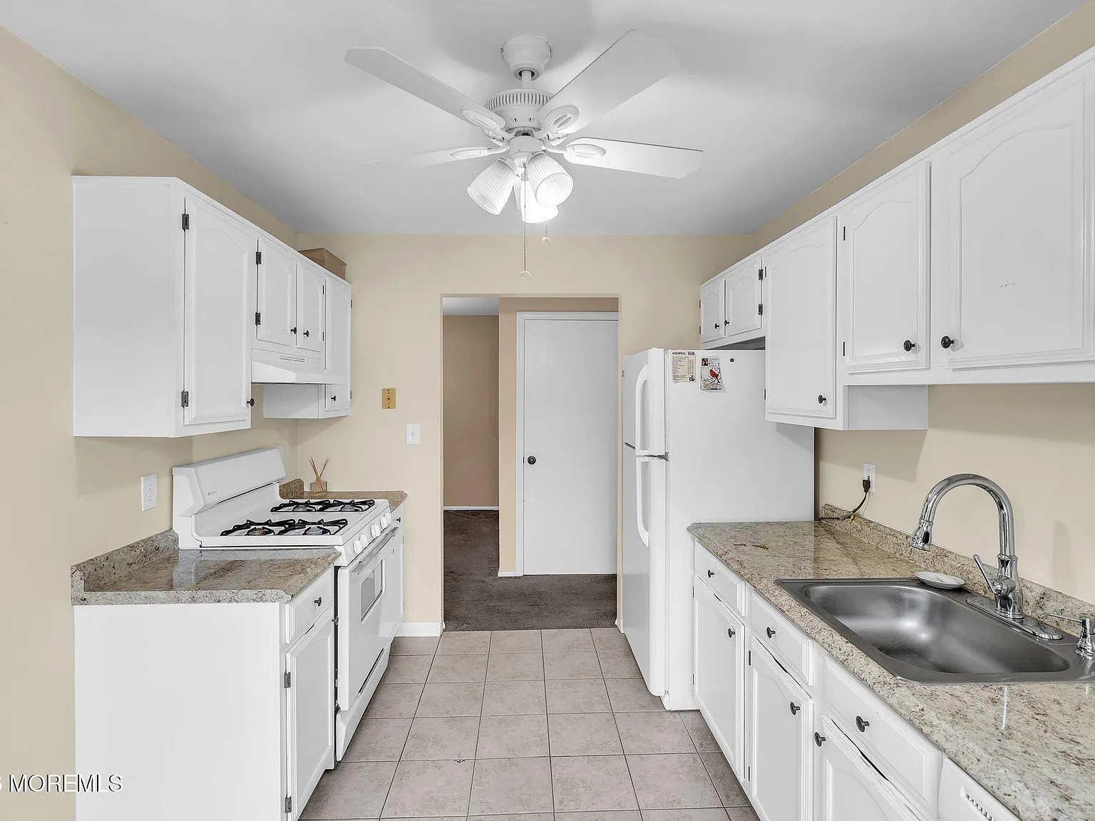 2 bed, 1044 sqft, $2,275 — Photo 3