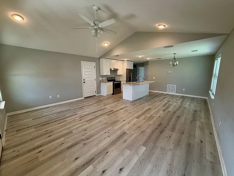 2419 Cocoa Ave — Photo 2