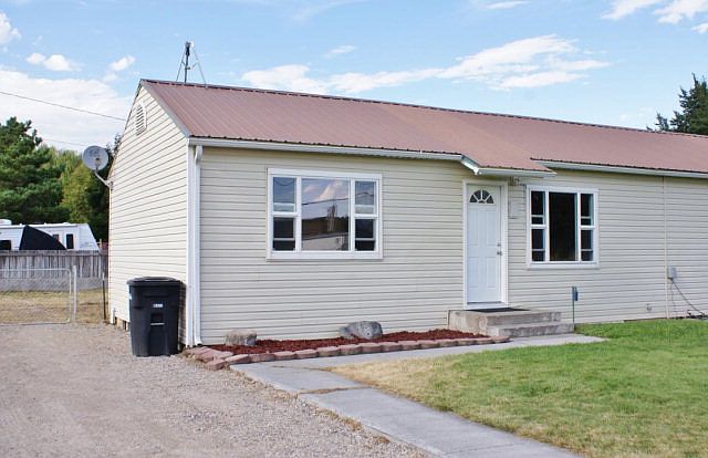 1st image of 3265 E Owen St