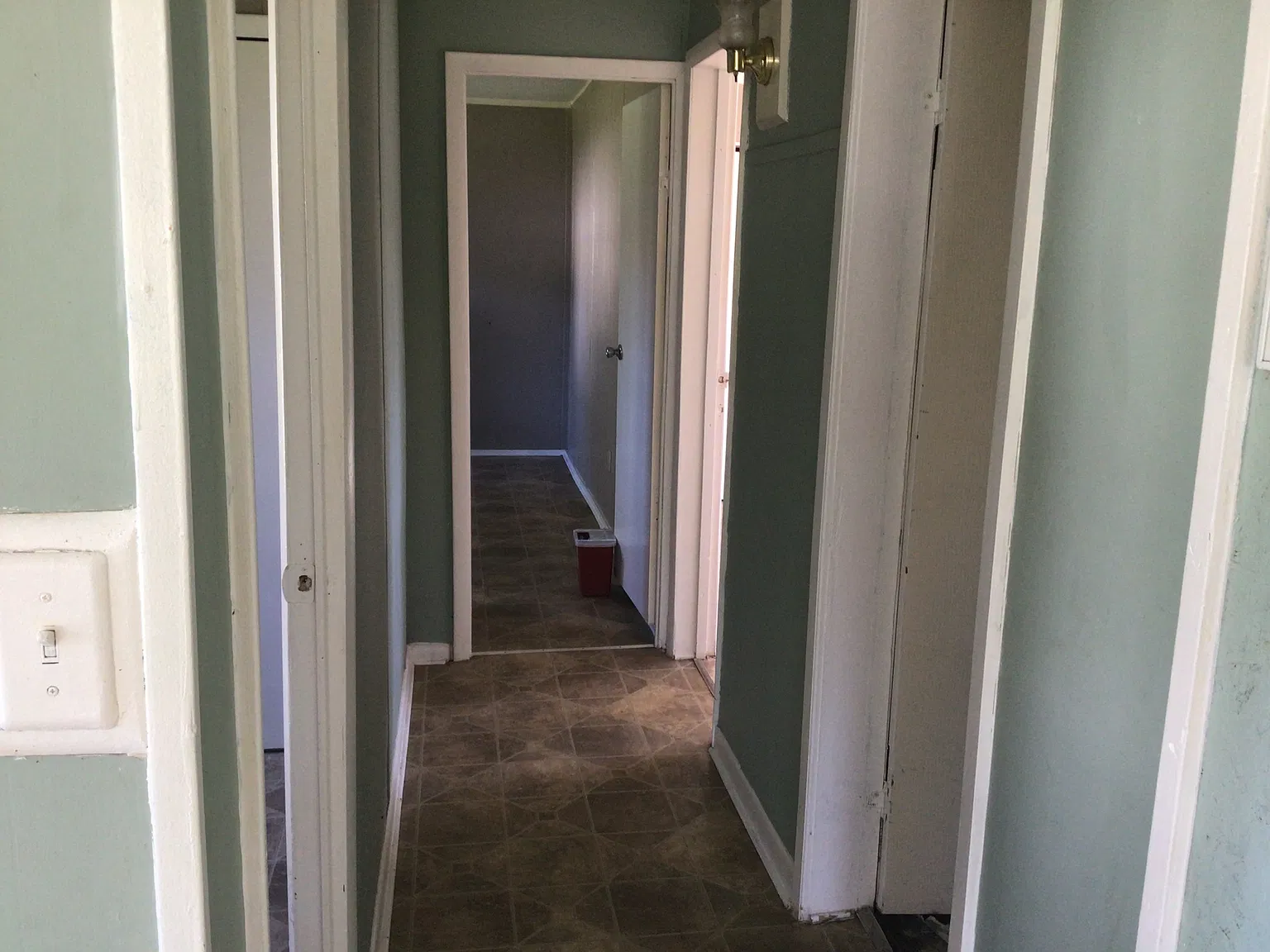 3 bed, $1,200 — Photo 2
