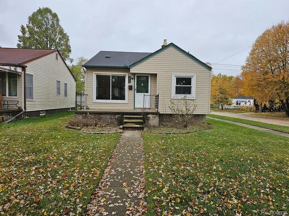 3912 Gloria St, Wayne, MI 48184