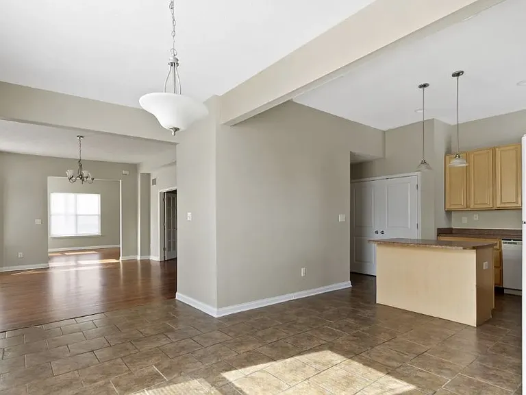 2605 Carrollton Ave — Photo 31