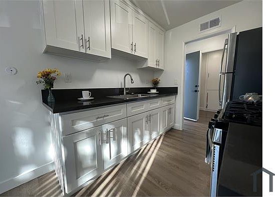 5th image of 8322 Variel Ave APT 2