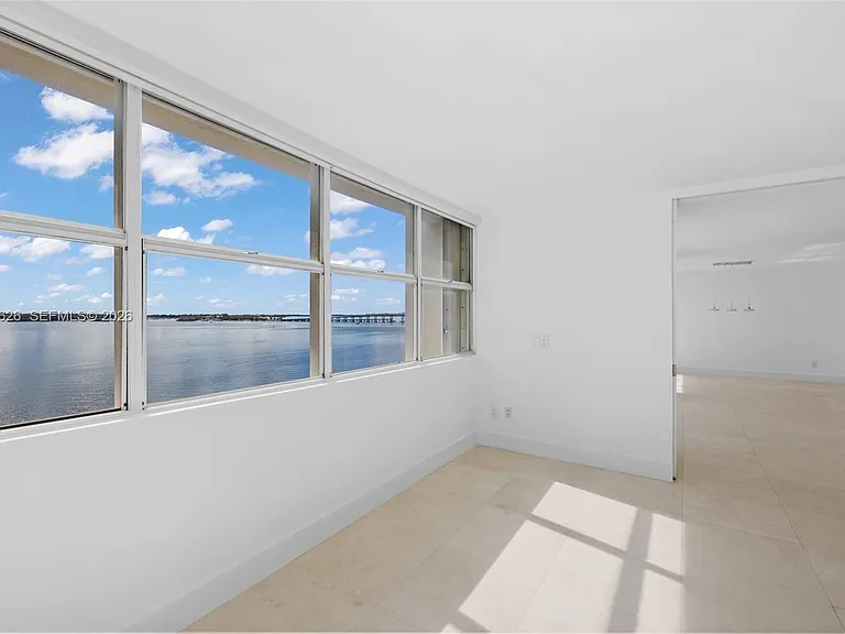 1420 Brickell Bay Dr #1001A — Photo 25