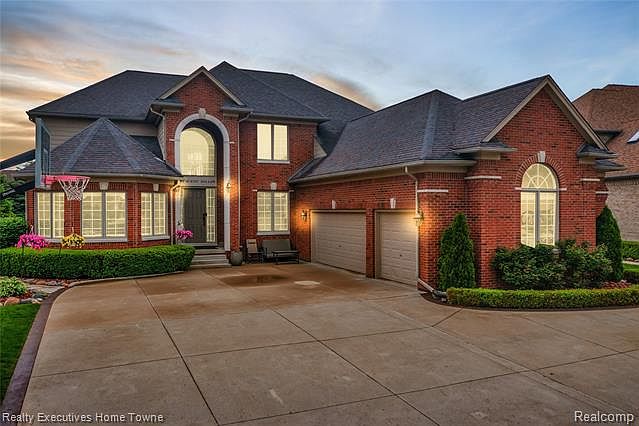 1st image of 57281 Scenic Hollow Dr