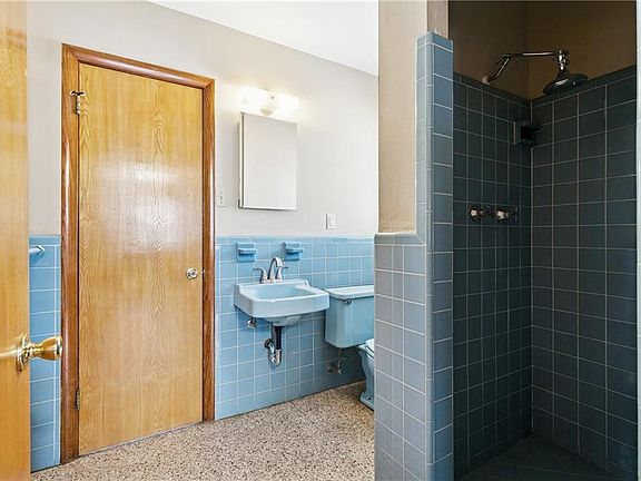 5th image of 1234 Hesper Ave