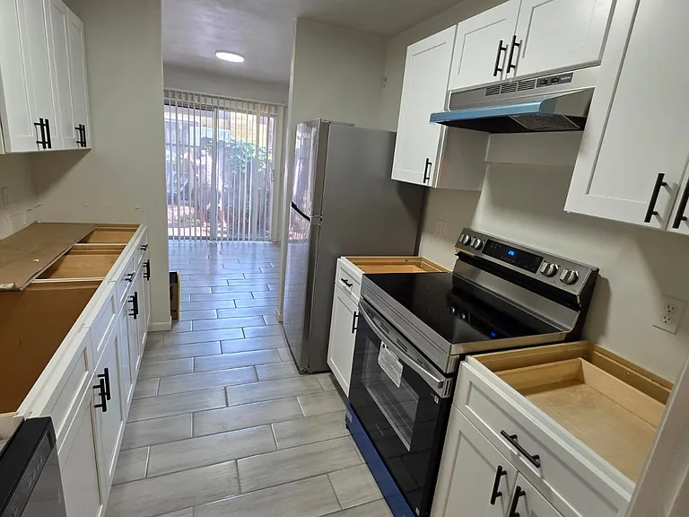 4501 SW 71st Ter #3 — Photo 4