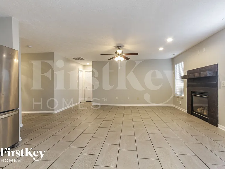 235 Heartwood Hl — Photo 4