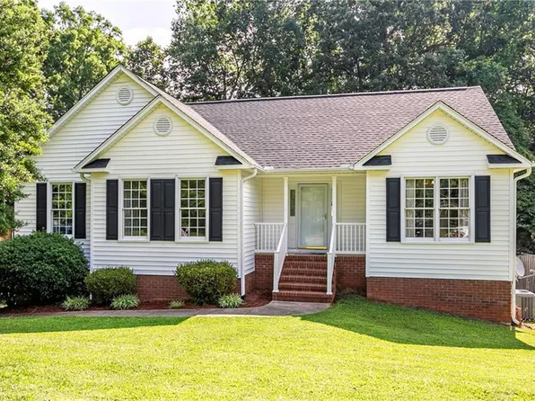 1112 Newberry Dr, Mebane, NC 27302