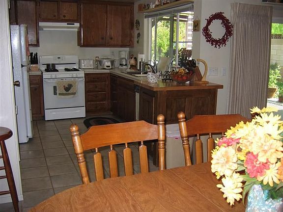 Large Kitchen with Tile Floors