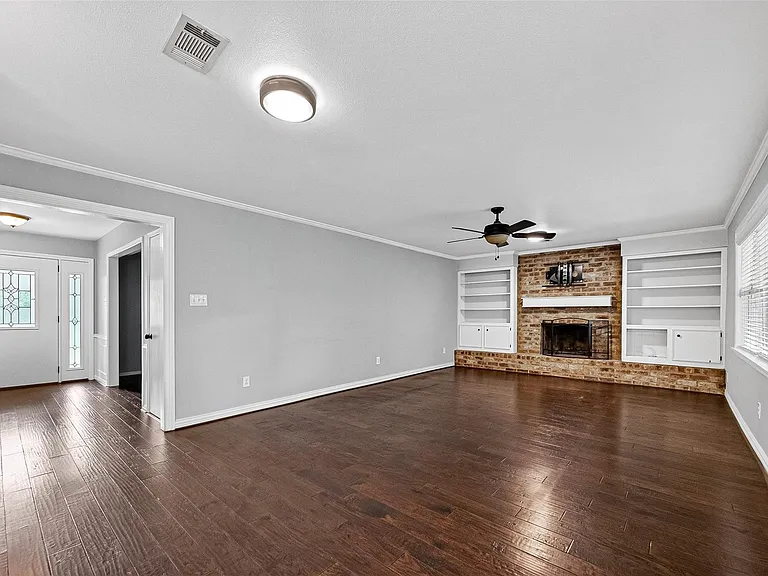 811 Thicket Ln — Photo 14