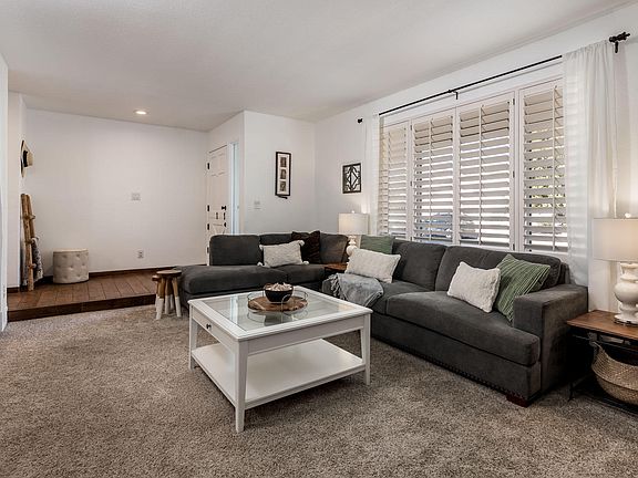 4th image of 1353 W Los Lagos Vis