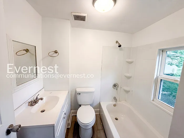 1402 Avenue E — Photo 6