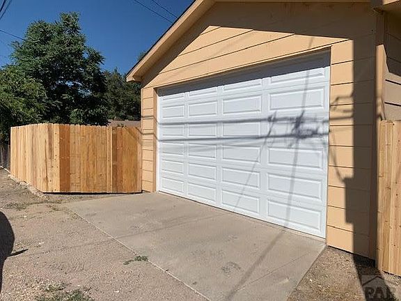 3rd image of 807 Euclid Ave