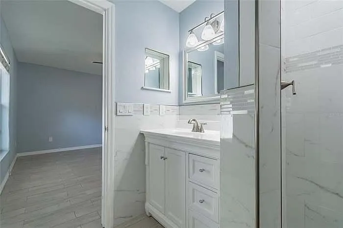 Main bathroom