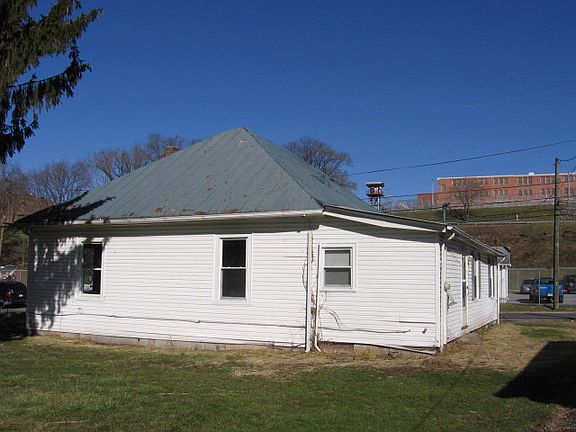 2nd image of 644 Matson Dr