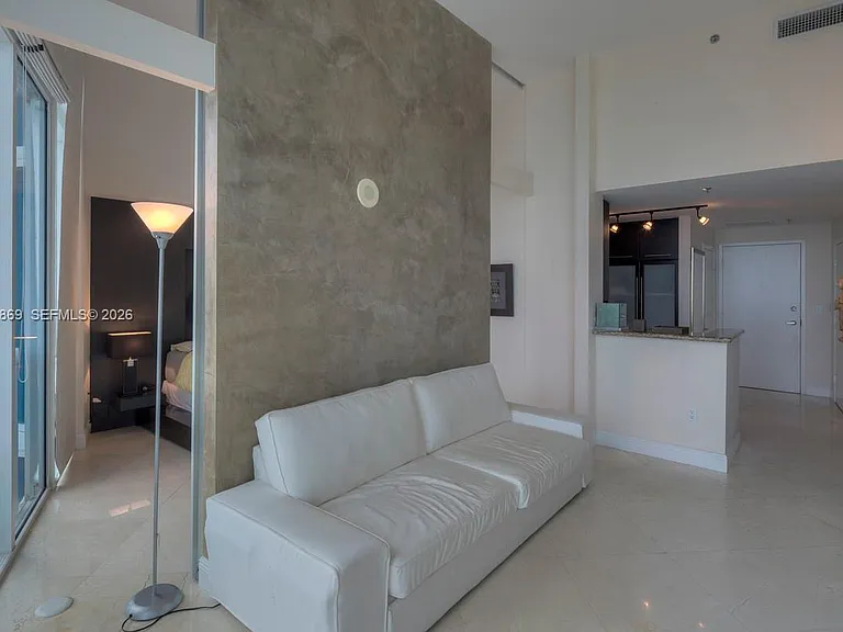 6515 Collins Ave #1804 — Photo 9