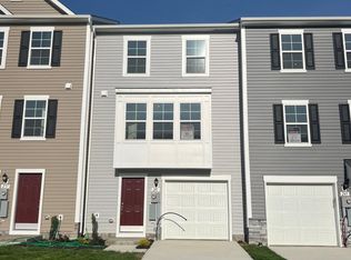 241 Clifton Mnr, Falling Waters, WV 25419