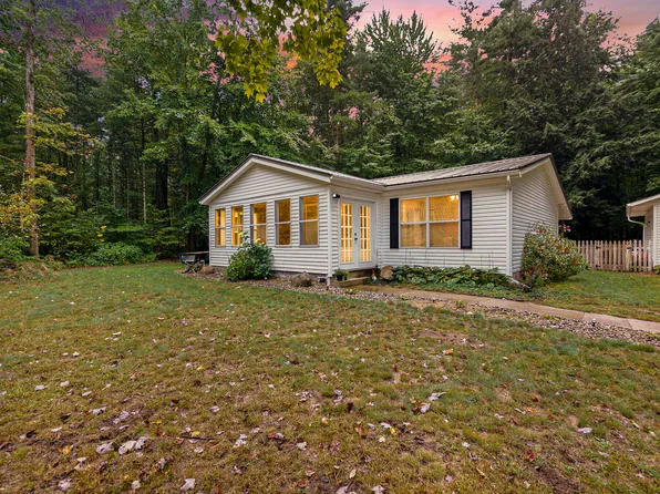 6508 Hill St, Newaygo, MI 49337