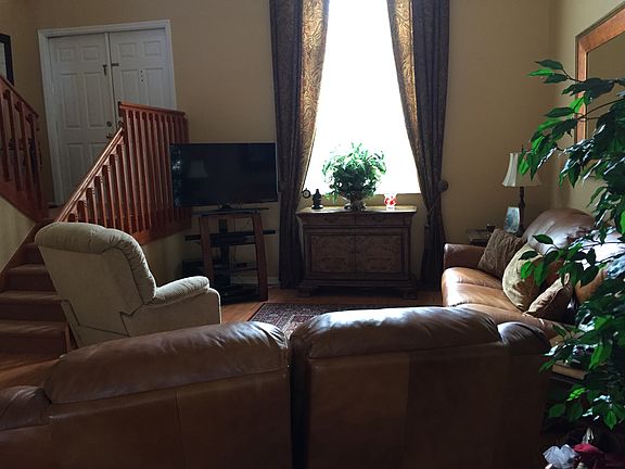 3rd image of 7331 Santa Monica Dr