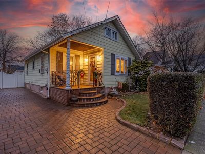 2376 Newbridge Road, Bellmore, NY, 11710