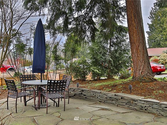 Front patio space for the morning sun or afternoon shade.