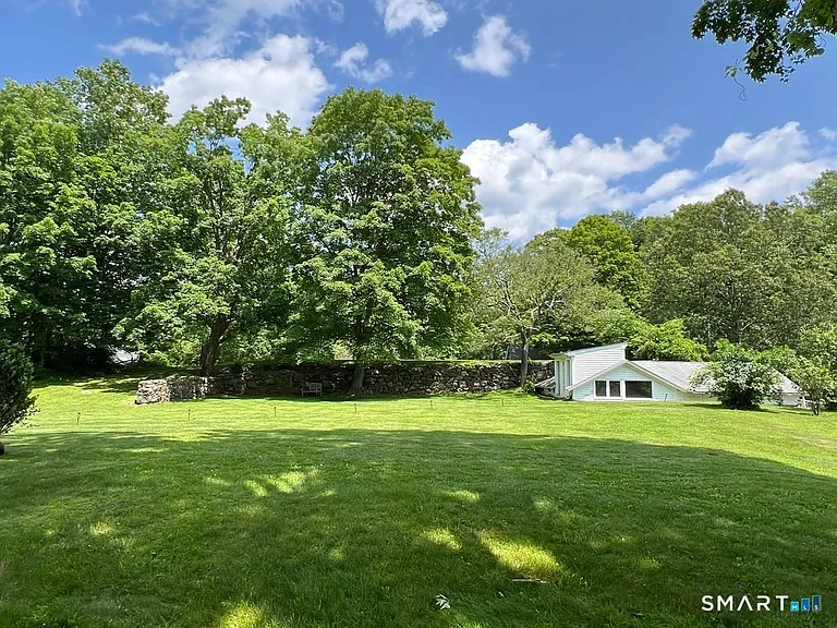 269 Farmingville Rd — Photo 17