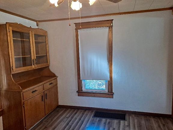 3rd image of 25 Charles St