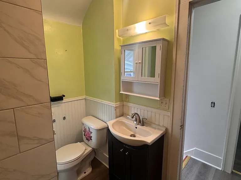 628 W Thomas St — Photo 23