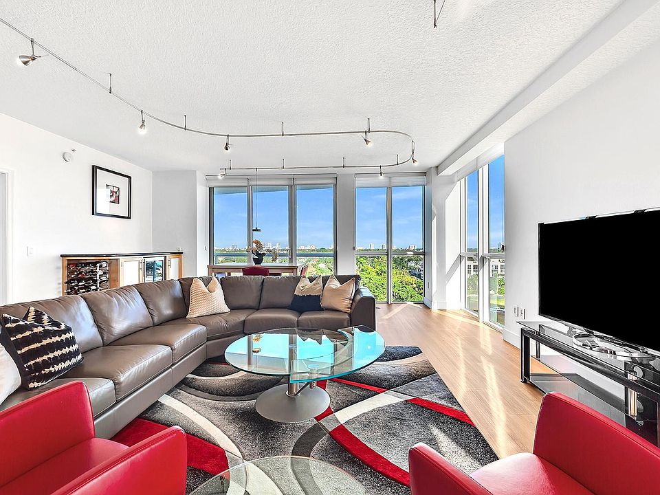 1st image of 111 SE 8th Avenue #901