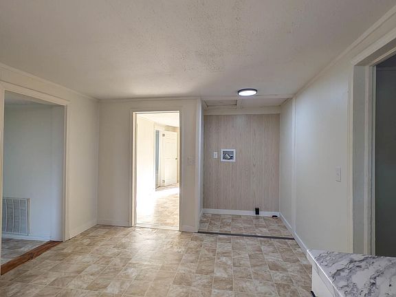 5th image of 217 Railroad St