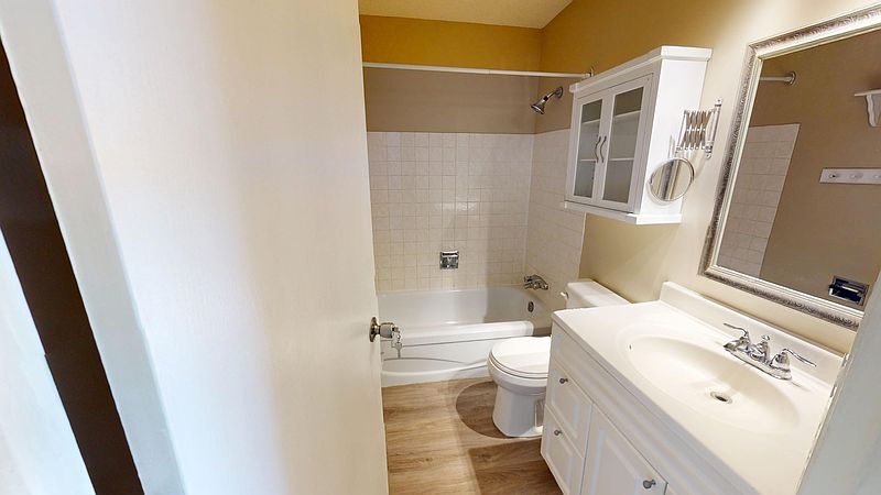 Calgary Townhouse for rent - 3 Bedrooms — photo 12