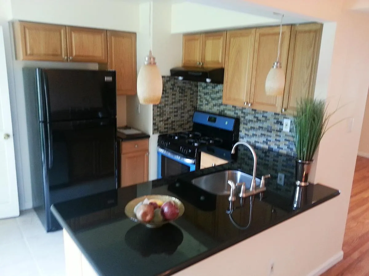 3 bed, 1.5 bath, 1236 sqft, $2,600 — Photo 1