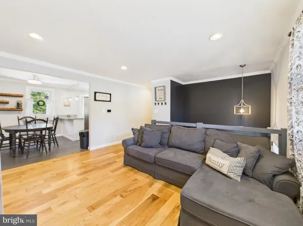319 Sassafras Rd, Baltimore, MD 21221