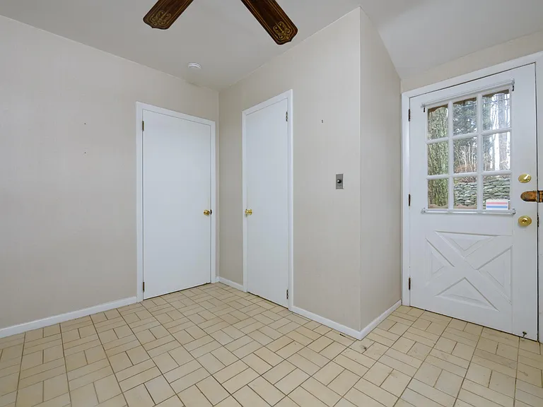 201 Pine Tree Rd — Photo 19