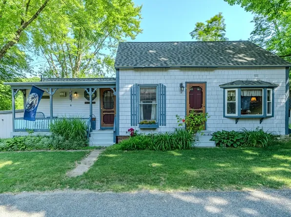 7 Hatfield Rd, Haydenville, MA 01039