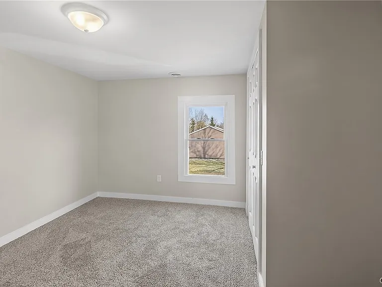 6637 Dix Rd — Photo 31