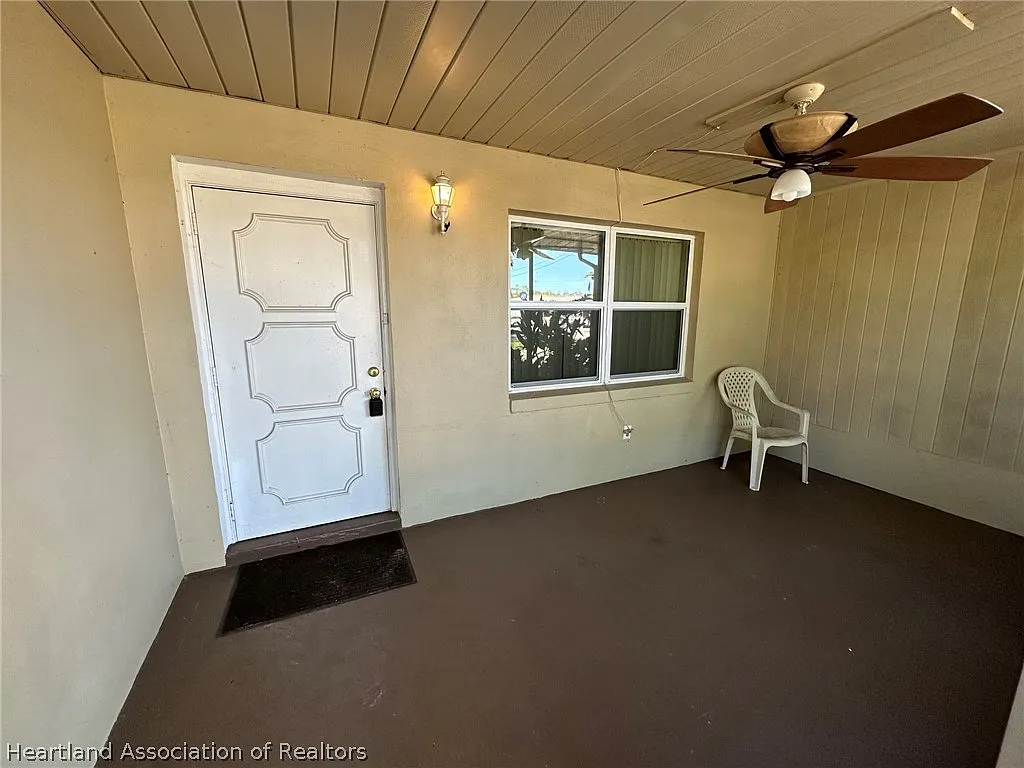 2 bed, 2.0 bath, 906 sqft, $1,200 — Photo 3