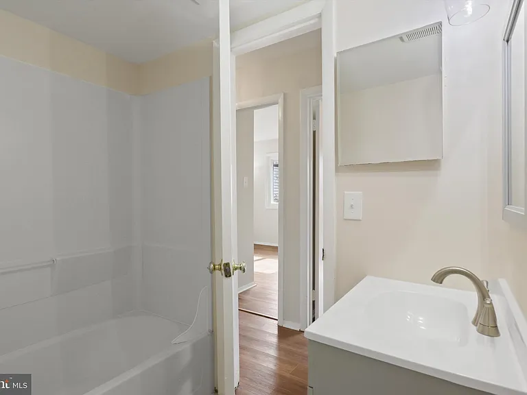 103 Farmington Ln — Photo 18